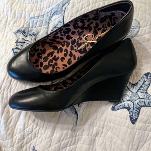 Jessica Simpson black heels